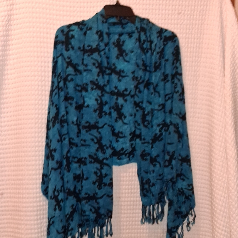 Serong Blue and Black Vetsatile Wrap